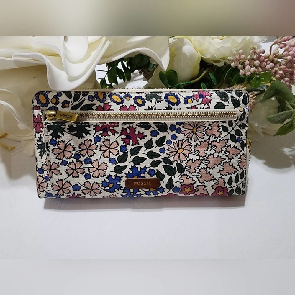 Fossil blue, yellow, & pink floral double zippered large wallet‎
